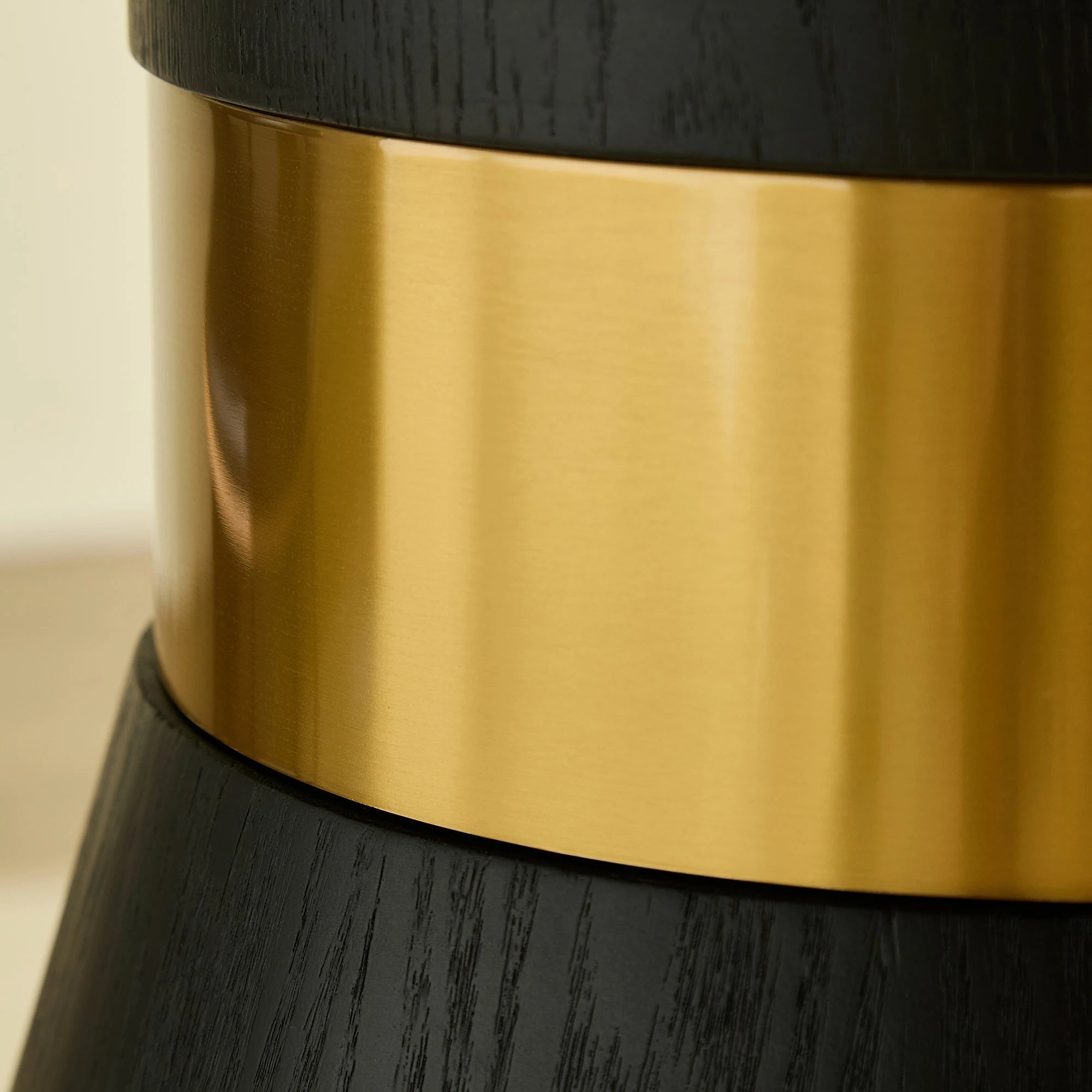 47.24" Round Dining Table – Black & Gold Pedestal, Glam - Image 9